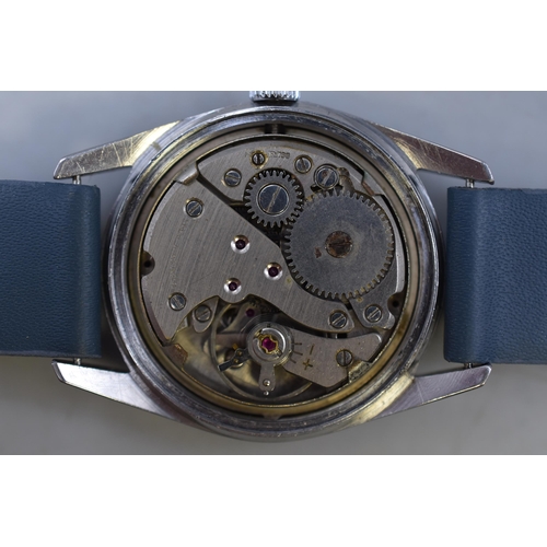 81 - A Henri Sandoz & Fils 17 Jewels Gents Mechanical Watch, With Leather Strap. Working