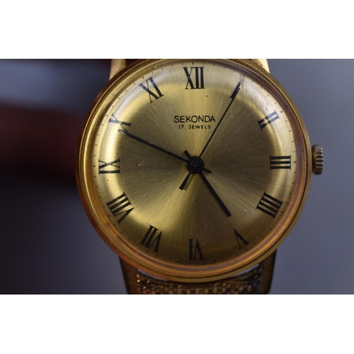 96 - A Sekonda 17 Jewels Gold Tone Gents Mechanical Watch, In Presentation Box. Works For a Few Seconds T... 