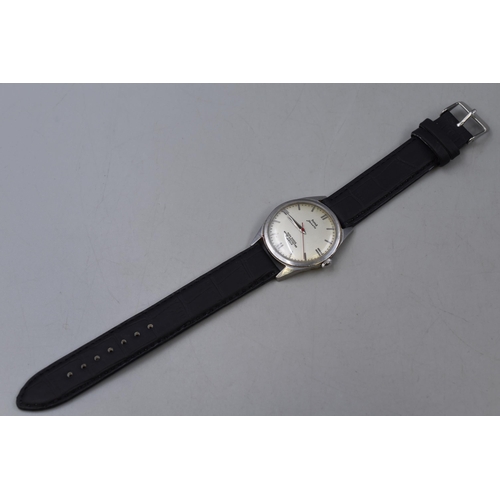 100 - A hmt Janata 17 Jewels Gents Mechanical Watch, With Leather Strap. Working