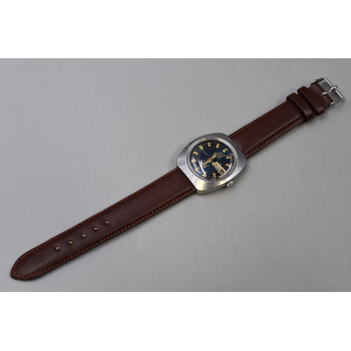 102 - A Nino 5 Automatic 17 Jewels Day/Date Watch, With Leather Strap. Face is Marked 25 Jewels But Moveme... 