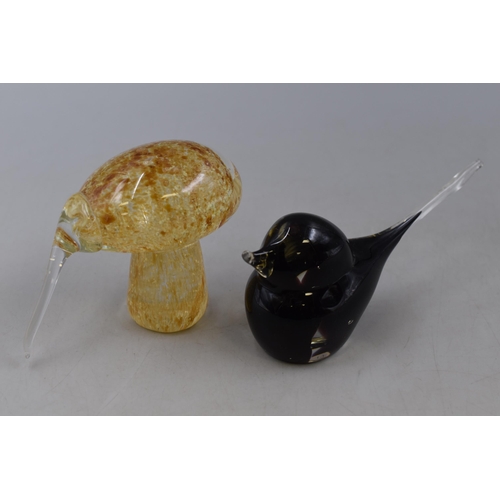 Murphy of New Zealand Signature Style Glass Bird and a Unmarked Bird Paperweight