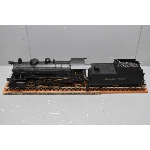 383 - Hand Built 3.5 to 4 Gauge Northern Pacific Steam Engine with Tender Sitting on Rolling Road Display ... 