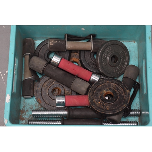 411 - Exercise Lot - Includes Bar Bell, Eight Dumbells, And A Selection of Weights