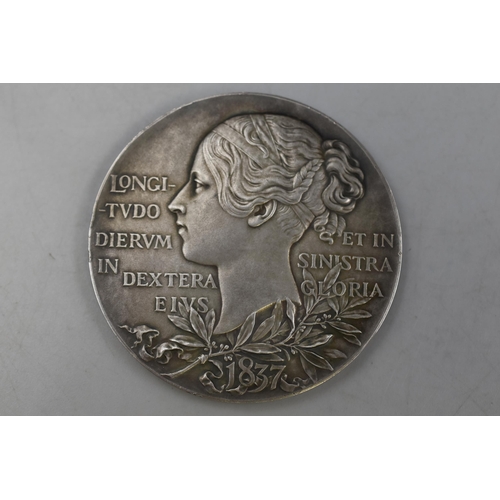 17 - Silver Queen Victoria Jubilee Medal Complete with Case (83.89 grams) 5.5cm Dia