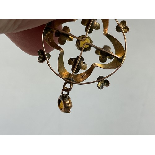 21 - An Edwardian 9ct Gold Citrine Stoned Pendant, on 9ct Gold Chain. Approx 3.35g