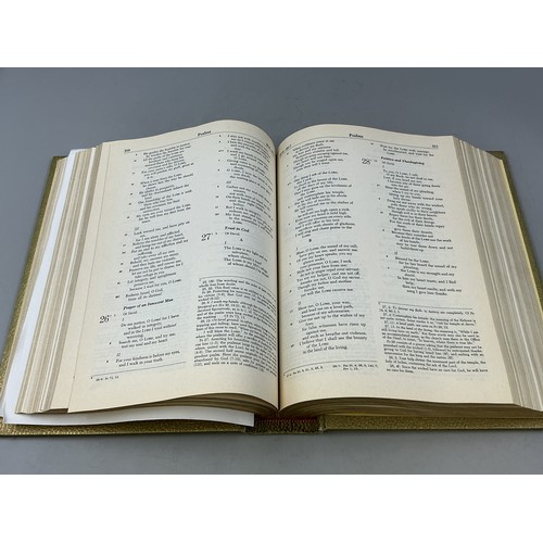312 - Vintage Holy Bible Catholic Heirloom 1971 - 1972 Edition