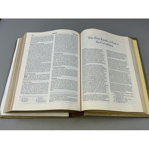 312 - Vintage Holy Bible Catholic Heirloom 1971 - 1972 Edition