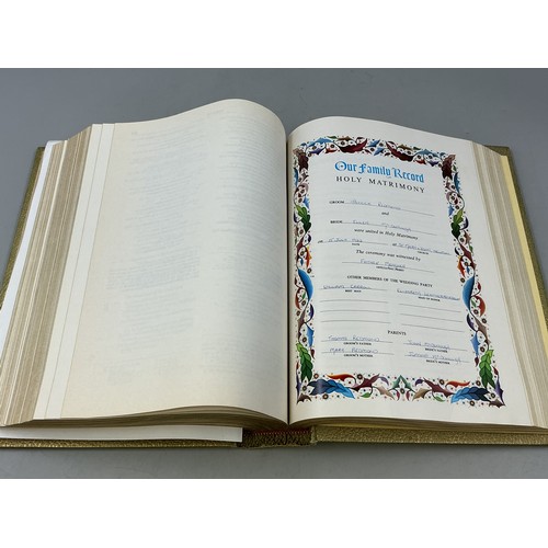 312 - Vintage Holy Bible Catholic Heirloom 1971 - 1972 Edition