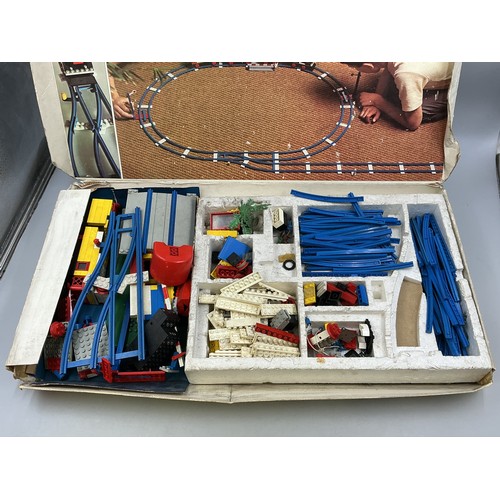 Lego 119 Super Train Set in Box (Contents unchecked)