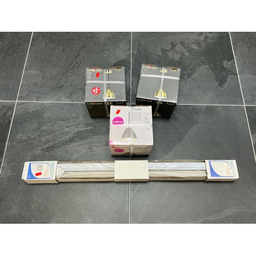 752 - Two New Dosei Pendant Lights and a 3ft Fluorescent Light Fitting