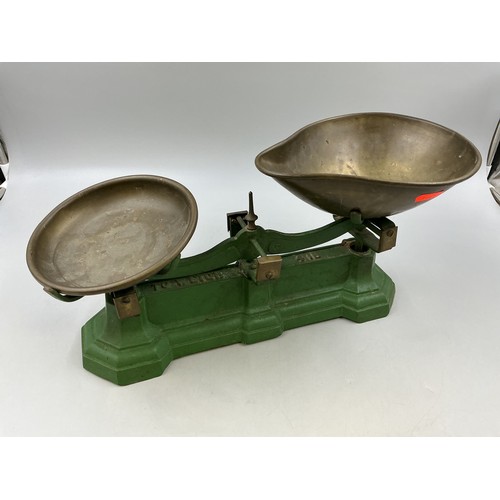 Set of Vintage Traditional Robert Welch 4lb Cast Metal Scales