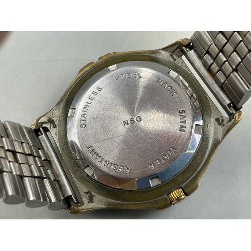 41 - A Sekonda Gents Quartz Day/Time Watch - White Dial and Luminous Numbers, Stainless Steel Case, And S... 