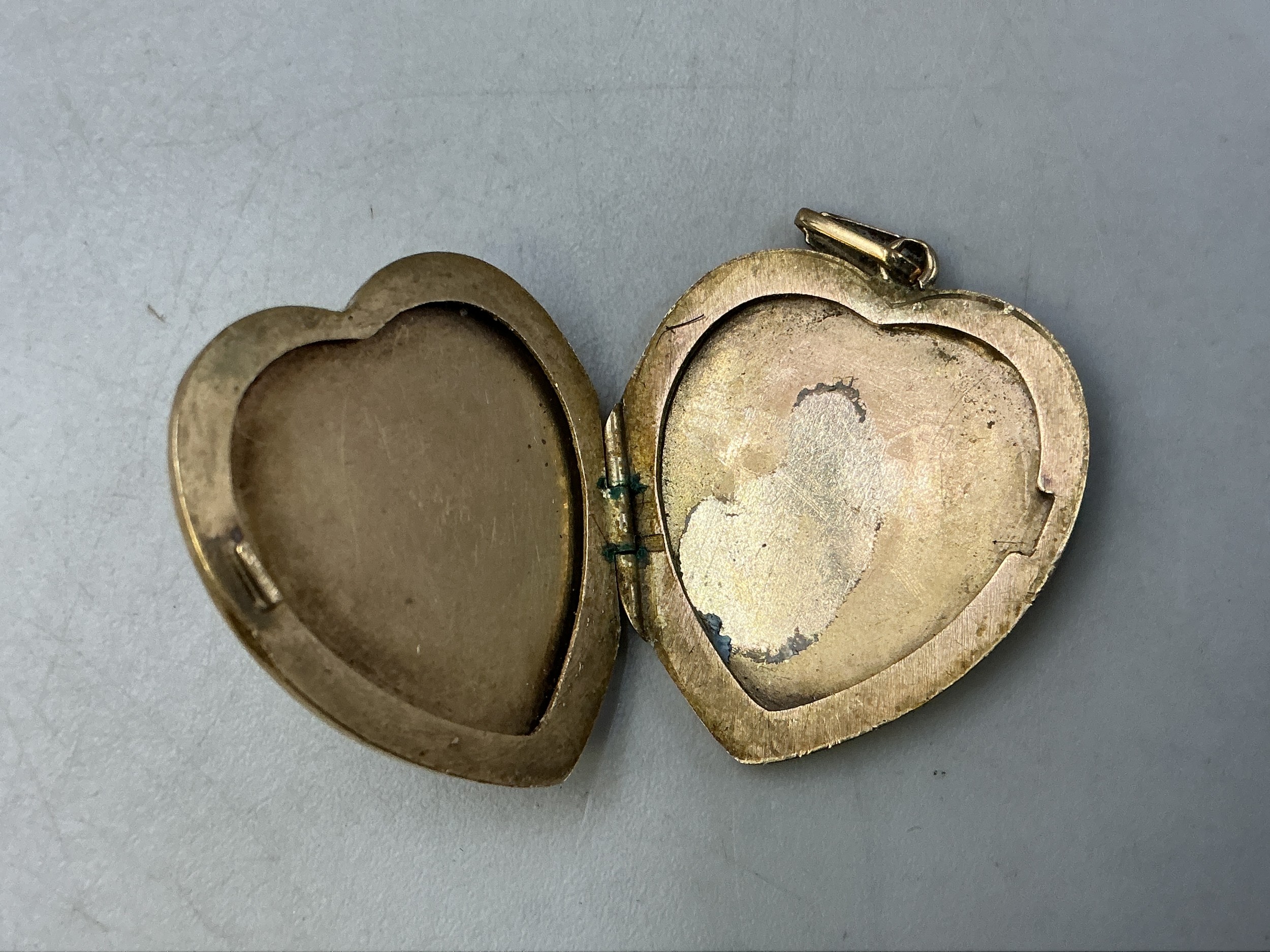 Gold Heart Locket Pendant (Hallmark Worn)