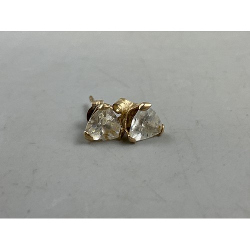 46 - A Pair of 9ct Gold Clear Stoned Stud Earrings