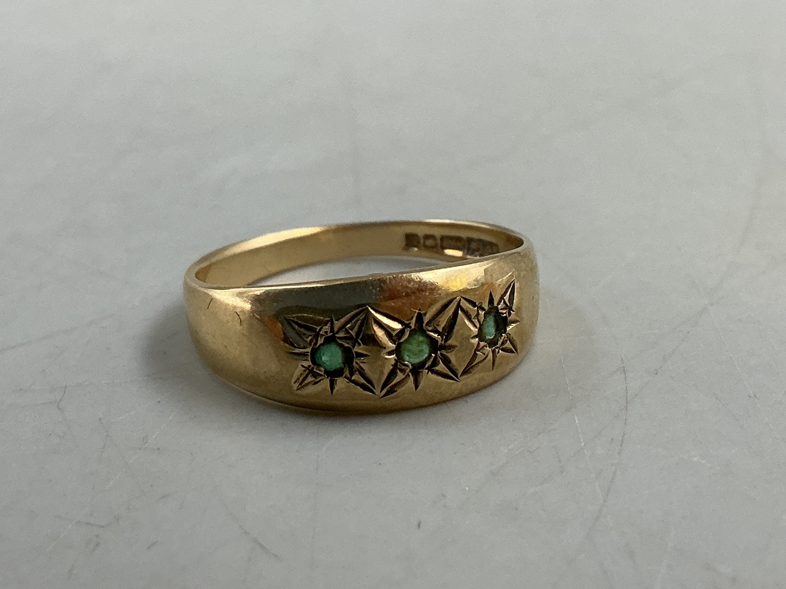 Vintage Gold 9ct Emerald Gypsy Style Ring Complete with Presentation Box