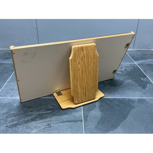 633 - Dressing Table Mirror can be used in either Vertical or Horizontal Position (78cm x 45cm)