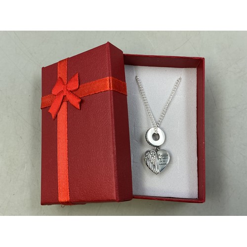 70 - Silver 925 Angel Wings Memorial Remembrance Pendant Necklace / Charm Complete with Presentation Box