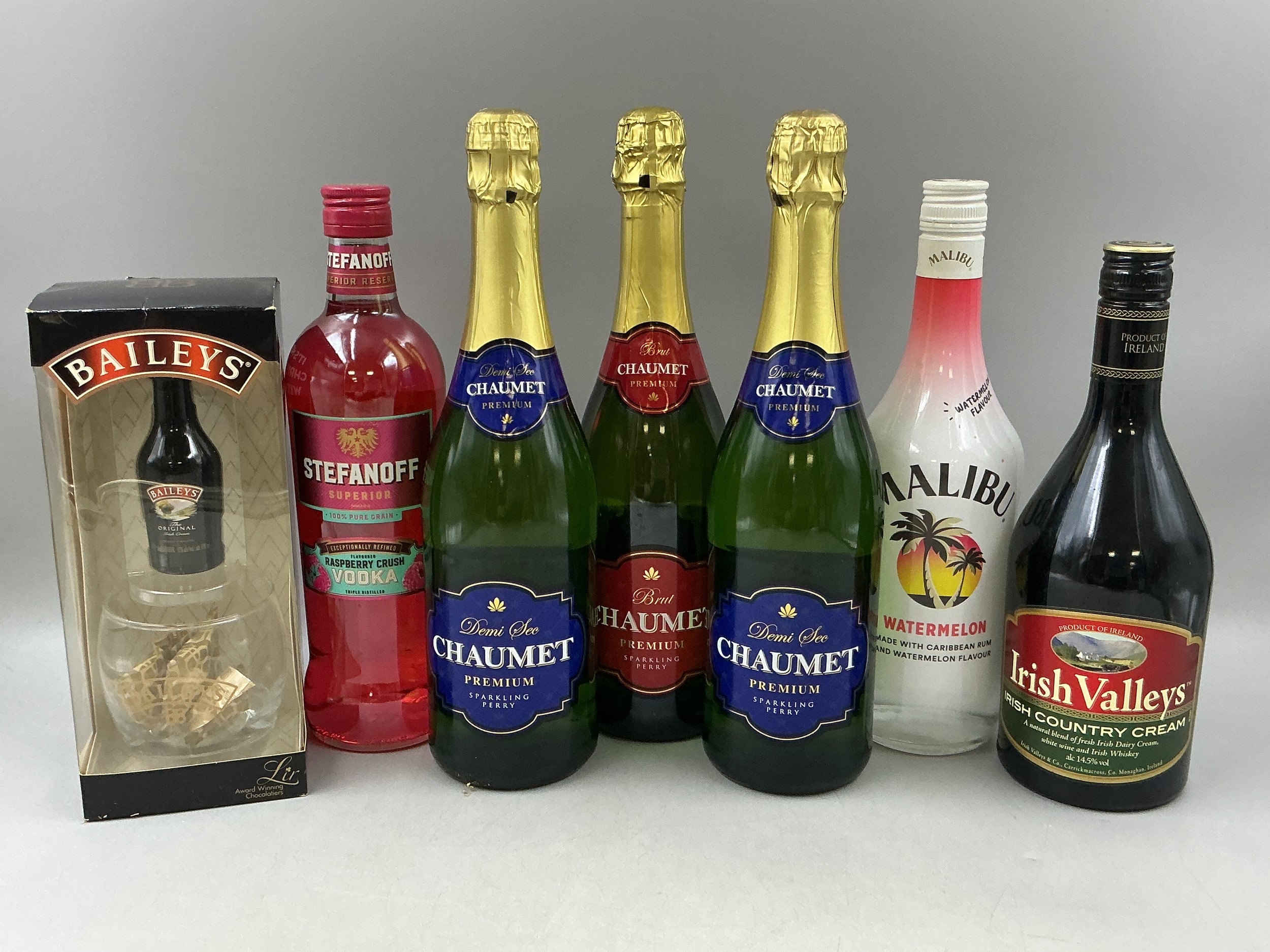 A Selection of Sealed Alcohol - Includes Stefanoff Raspberry Crush ...
