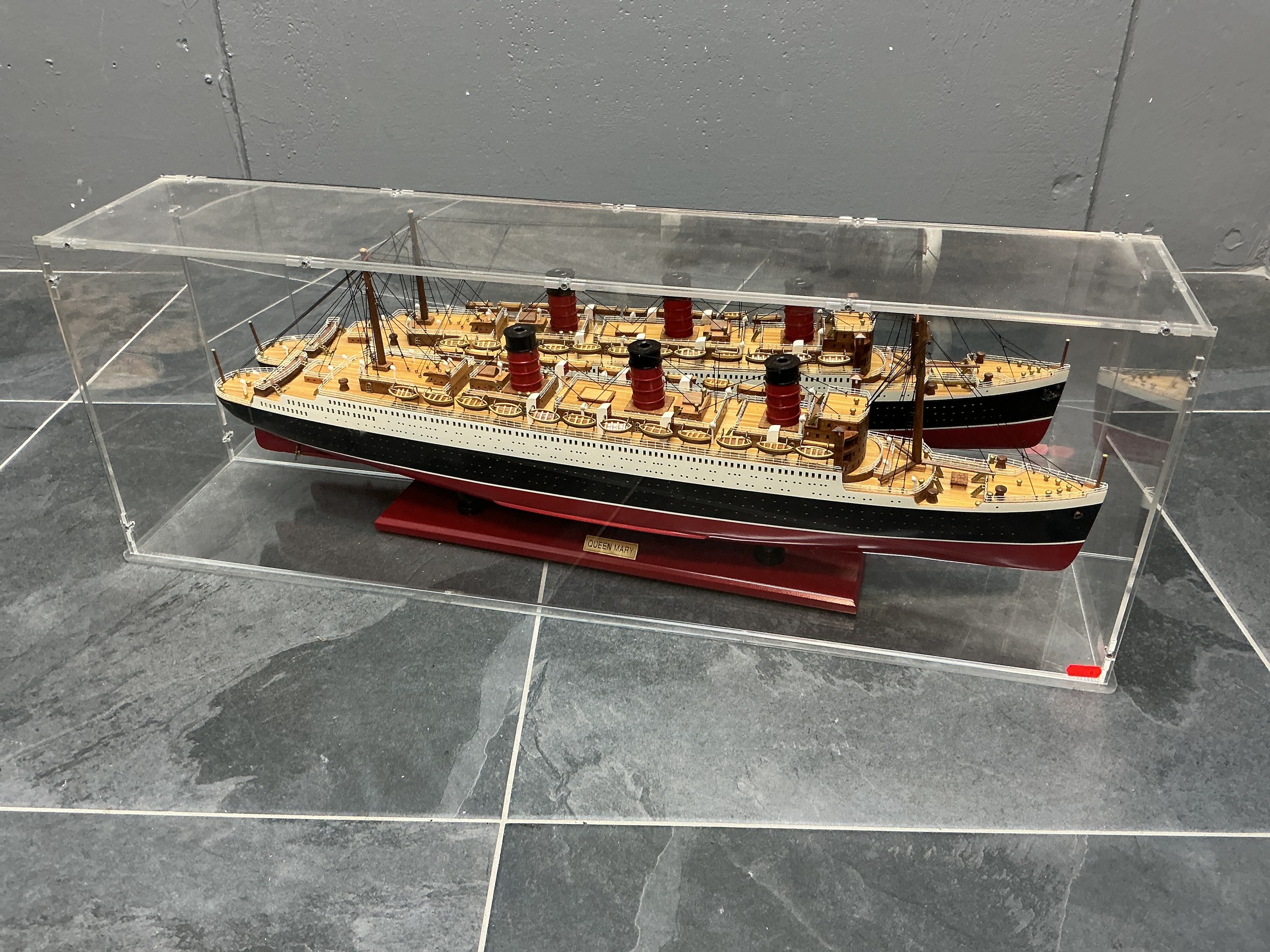 Fine Builders Style Model of The Queen Mary Ocean Liner Standing on ...