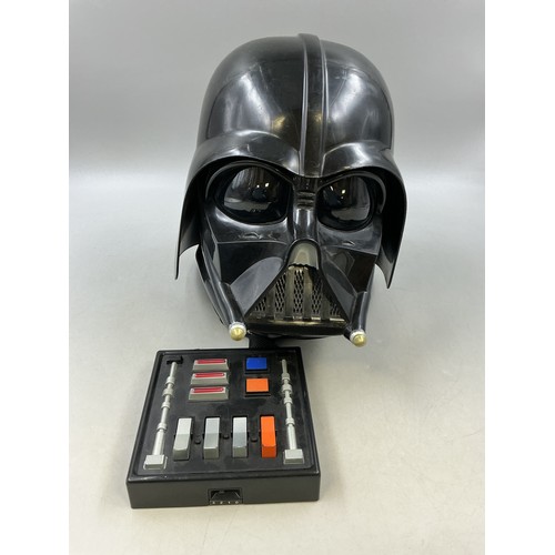 123 - Star Wars Hasbro 2004 Darth Vader Talking Mask with Voice Changer - Working When Tested