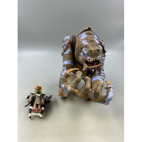 125 - Star Wars Hasbro 2008 30th Anniversary Battle Rancor (with Felucian Rider and Saddle) Pre-Owned