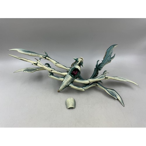 132 - Star Wars Hasbro 2002 Acklay Arena Battle Beast (Attack of the Clones) Figurine Complete with Guts. ... 