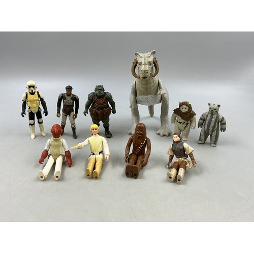 135 - 70s/80s Star Wars Kenner Figurines to Include 1977 Farmboy (Luke Skywalker) and Chewbacca, 1979 Kenn... 