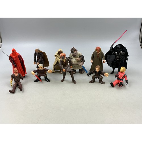 138 - Large Selection of Star Wars Hasbro 2000s Figurines. Pre-Owned