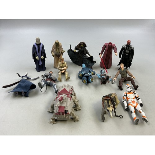 139 - Large Selection of Star Wars Hasbro 2000s Figurines. Pre-Owned