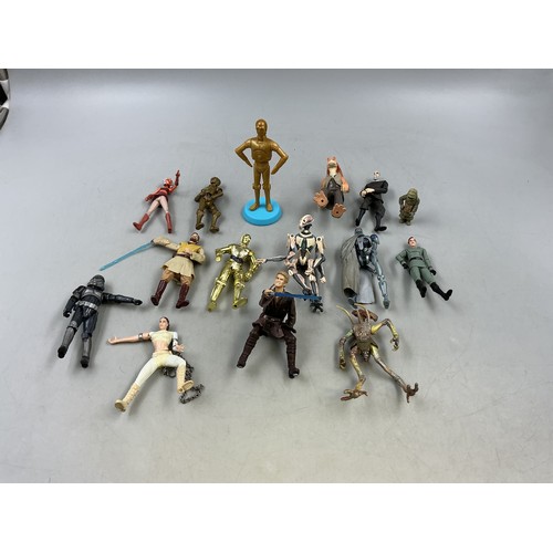 142 - Various Star Wars Figurines Undated. Pre Owned
