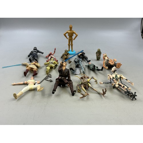142 - Various Star Wars Figurines Undated. Pre Owned