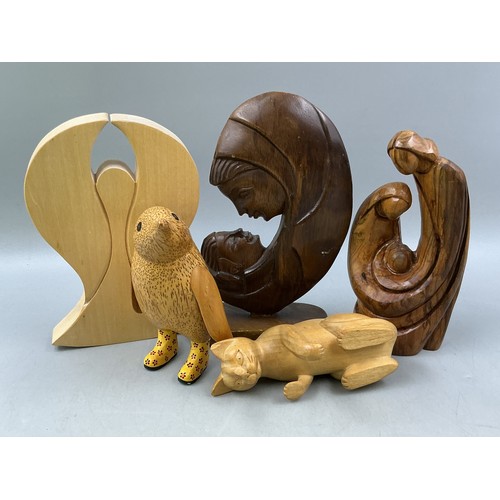 602 - Mixed Lot of Habd Carved Wooden Statues to include a Duck, Cat and more