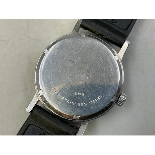 75 - Vintage Gruen 17 Jewels Mechanical Gent's Watch with Strap (Working)