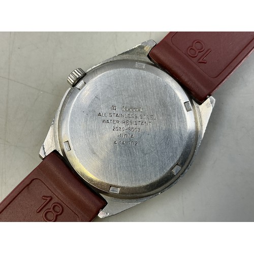 76 - hmt 17 Jewels Mechanical Gent's Watch with Strap (Working)