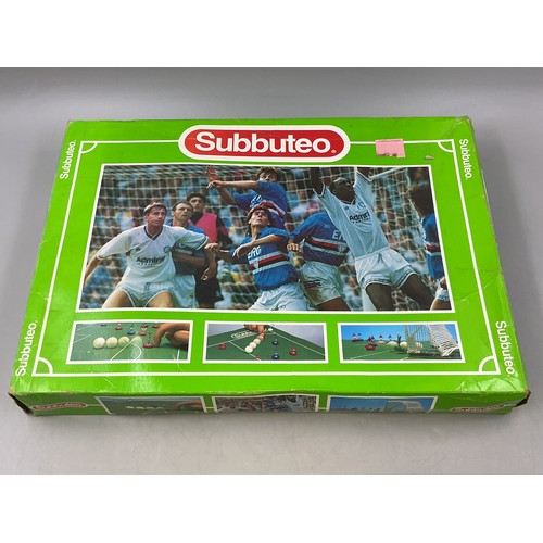 A Boxed Vintage Subbuteo Club Edition Red/Blue Teams Set (60140 ...