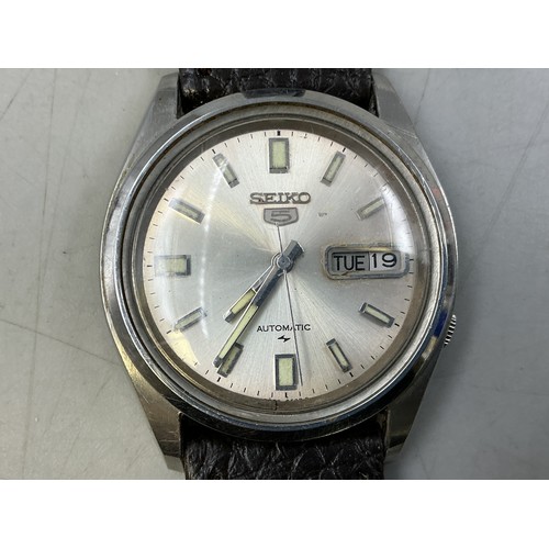 128 - A Gents Vintage Seiko 5 Automatic 17 Jewels Day/Date Watch - Brushed Metal Dial, Stainless Steel Cas... 