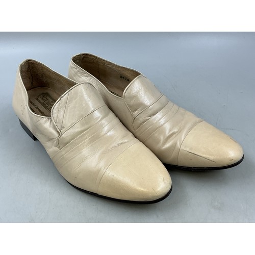 762 - Pair of Pre-Owned Savile Row of London Leather Slip-On loafers in size 9 uk