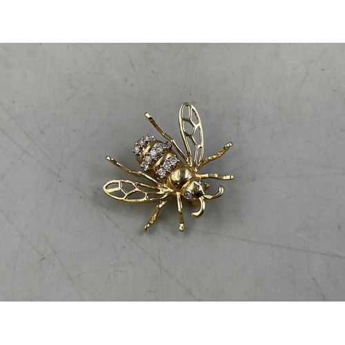 A Hallmarked 14ct Bee Brooch, With Eleven Diamond Stones Across Abdomen