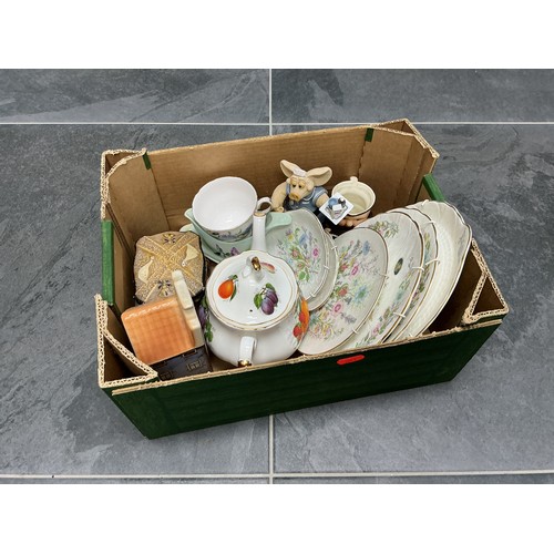 Mixed Selection of Ceramic Items to Include Aynsley Wild Tudor Plates and More
