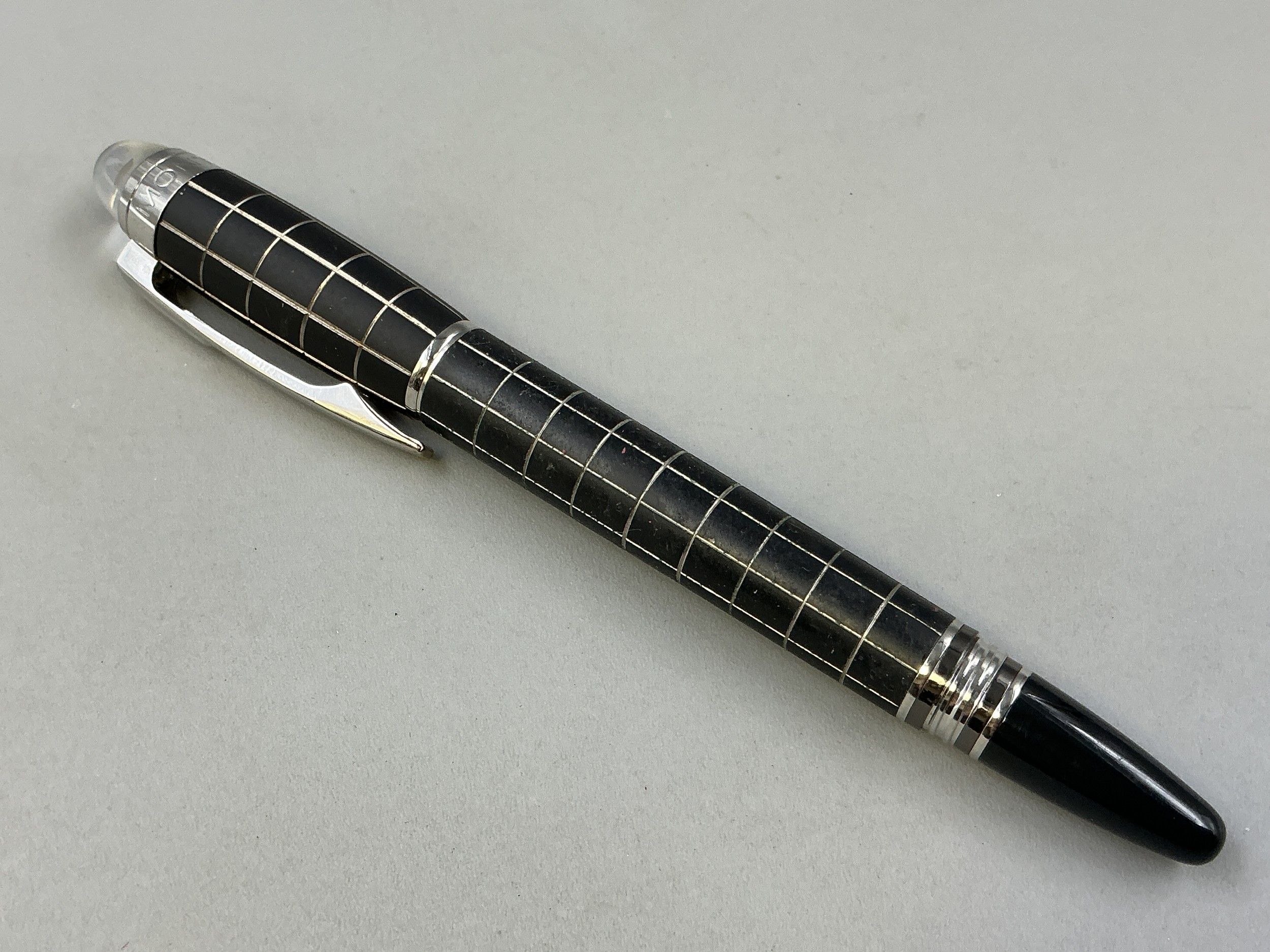 Mont Blanc Starwalker Roller Ball Pen (Needs new Cartridge)