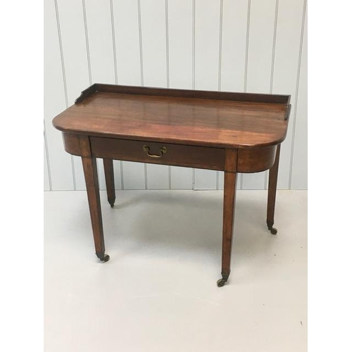 143 - A good quality Ladies writing table. Single drawer, brass castors.
Dimensions(cm) H76 W101 D55