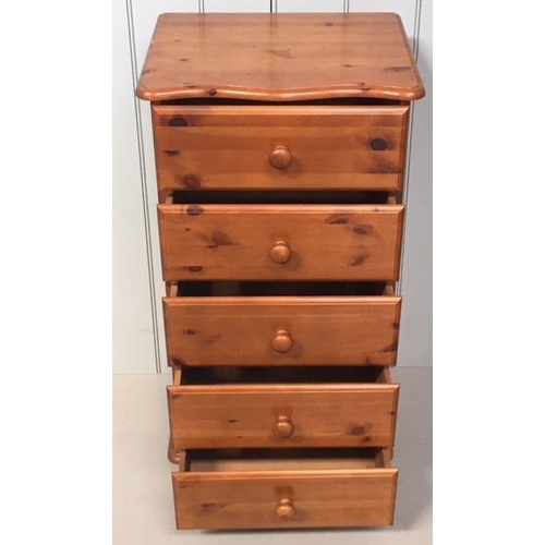 87 - A good 5-drawer pine chest of drawers, made by Duckers. Drawers are dovetailed and chest id supporte... 