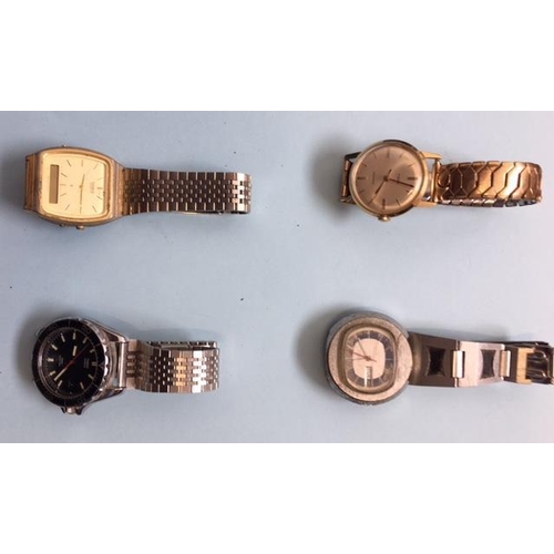 352 - 4 vintage gents watches.
Accurist, Timex, 1968 Timex, Casio AQ342G.
All require attention.