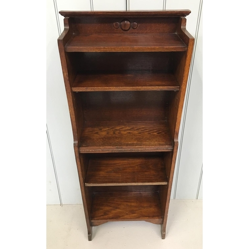 103 - A narrow Oak Bookcase with 3 internal shelves.
Dimensions(cm) H119 W48 D22
