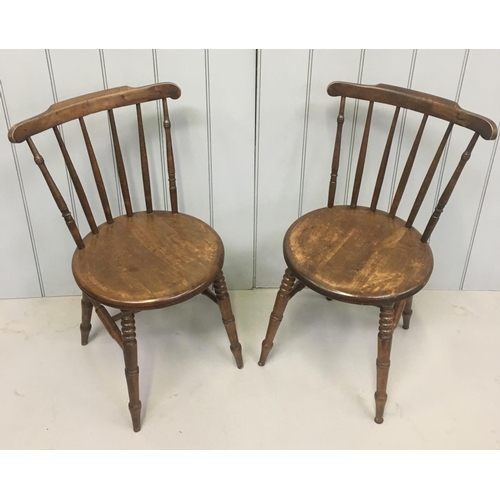 93 - A lovely pair of traditional Windsor chairs.
Dimensions(cm) H82 (47 to seat) W48 D47