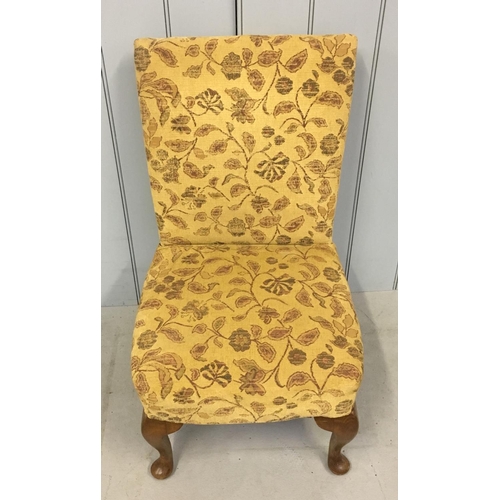 168 - A Hessian covered nursing chair.
Dimensions(cm) H 79 W47 D49