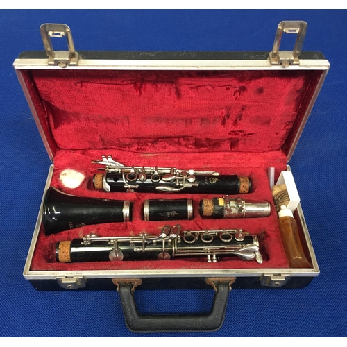 248 - A vintage, cased clarinet by Boosey & Hawkes. Dates from 1940's/50's.