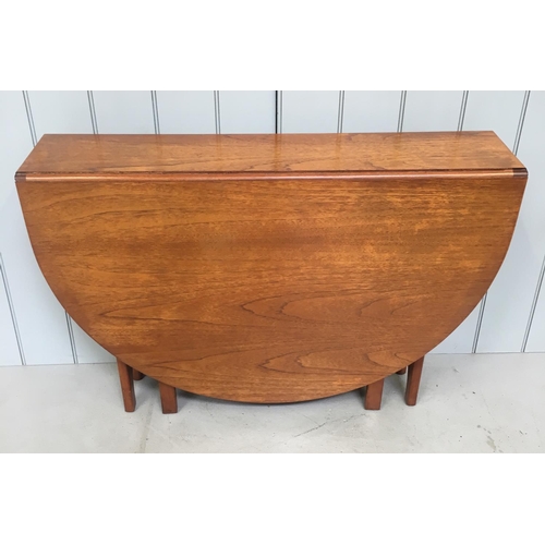 200 - A lovely, retro teak drop leaf table.
Oval shaped.
Dimensions(cm) (Open) H75 W158 D108
(Closed) H75 ... 