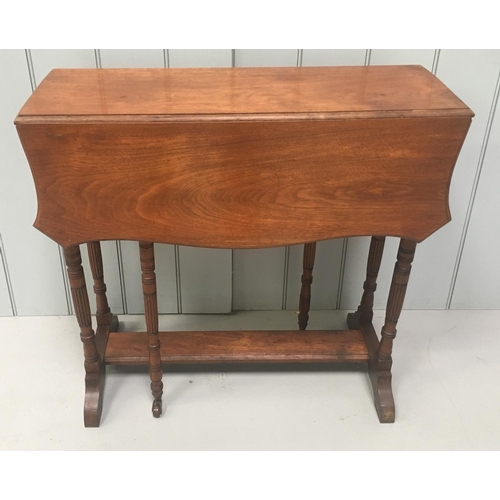 205 - A pretty antique Oak, gateleg Pembroke Table.
Single brass handled drawer.
Dimensions(cm) H72 W73 D7... 