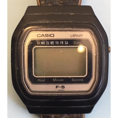 358 - A collectable Casio F-5 vintage Gents digital LCD watch from the 1980's.